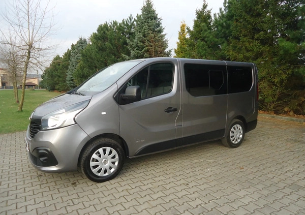 Renault Trafic cena 65900 przebieg: 207000, rok produkcji 2015 z Władysławowo małe 137